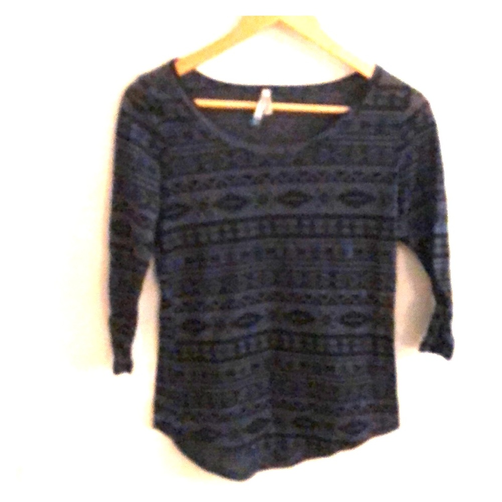 Long sleeve patterned T